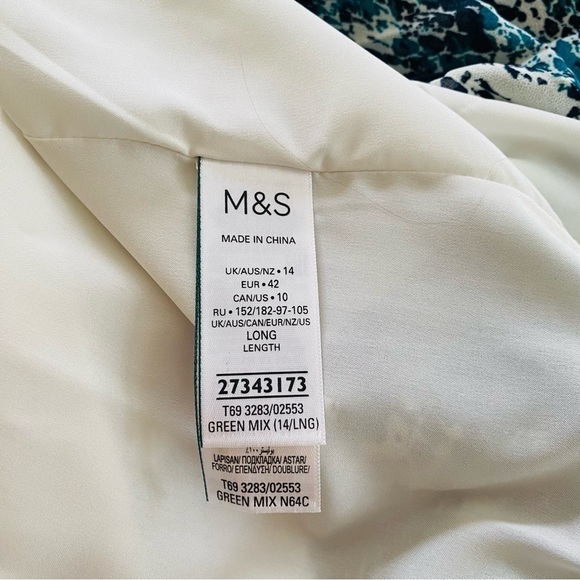 Marks and Spencer reptile snake print pleated skirt green black size 14 long - Picture 7 of 7